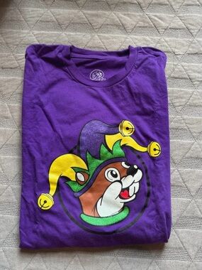 Buc-ee’s Mardi Gras Short Sleeve T Shirt